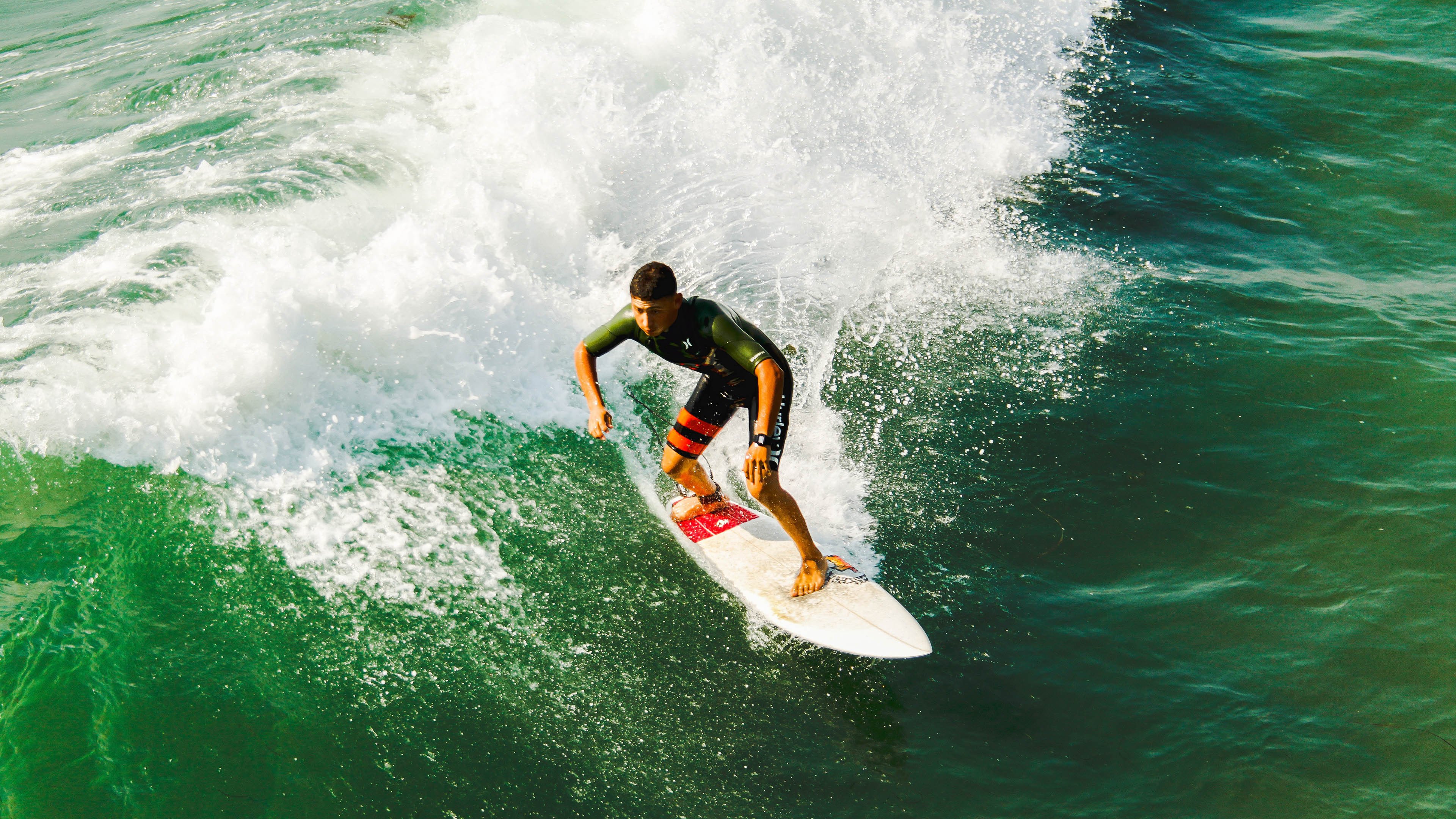 这一扣，全场瞬间沸腾